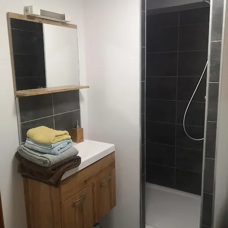 Appartement Sur Jardin Au Calme A Pernes 1 *